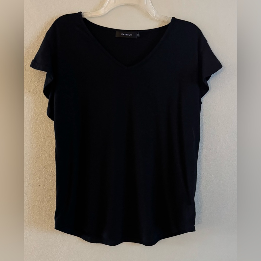 Women's Black V-Neck Top Short Flutter Sleeves Size Medium